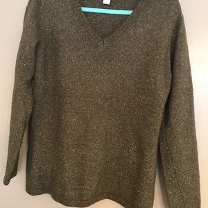 V- Neck Guide Series Long-Sleeved Sweater